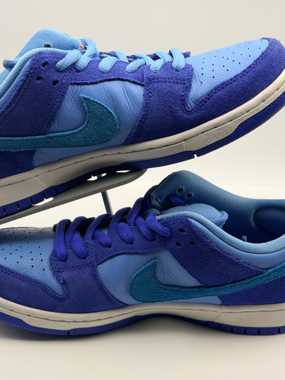 Size 9M - Nike SB Dunk Low Pro Blue Raspberry (DM0807-400) - Picture 3 of 5